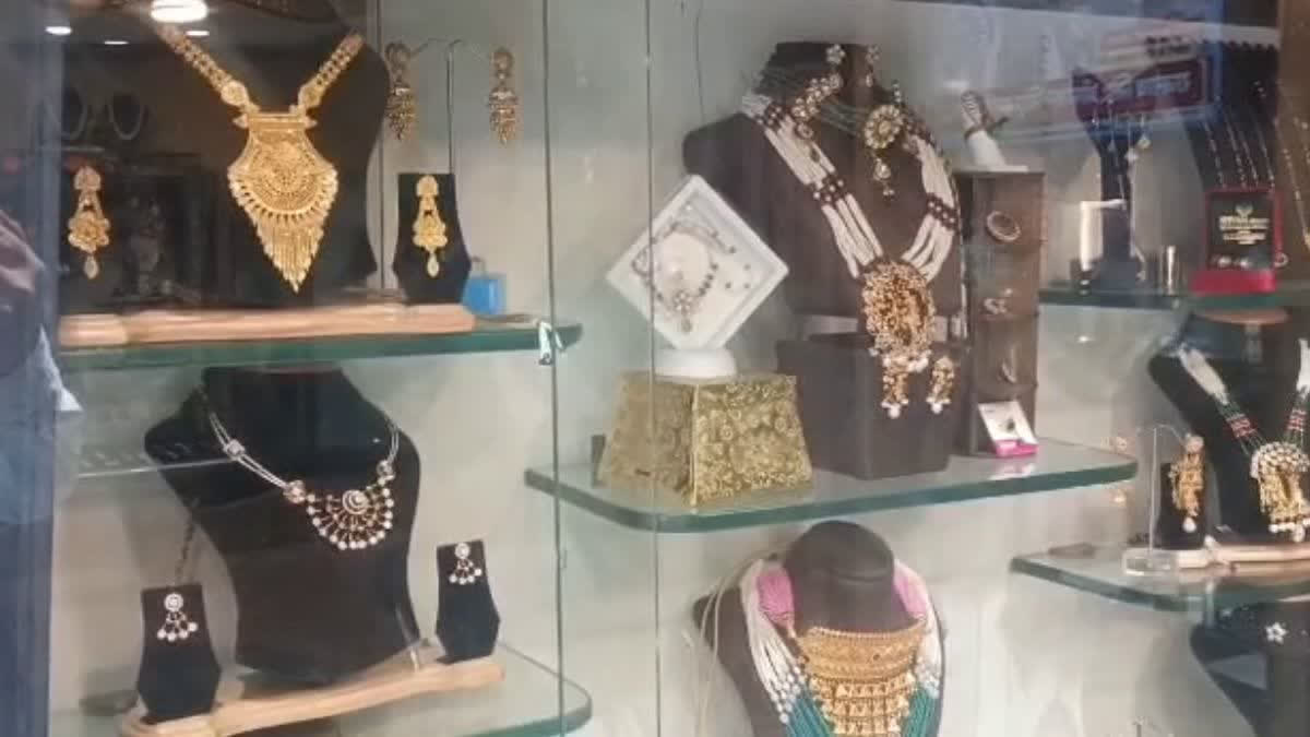 Turkish Jewellery Boycott In Jodhpur Over Country's Support To Pakistan After cancellation of trips to Turkey which supported Pakistan in its failed attempts to strike locations in India recently, now gold and diamond jewellery from the country, known as 'Europe's Sorrow' are also being boycotted in Jodhpur