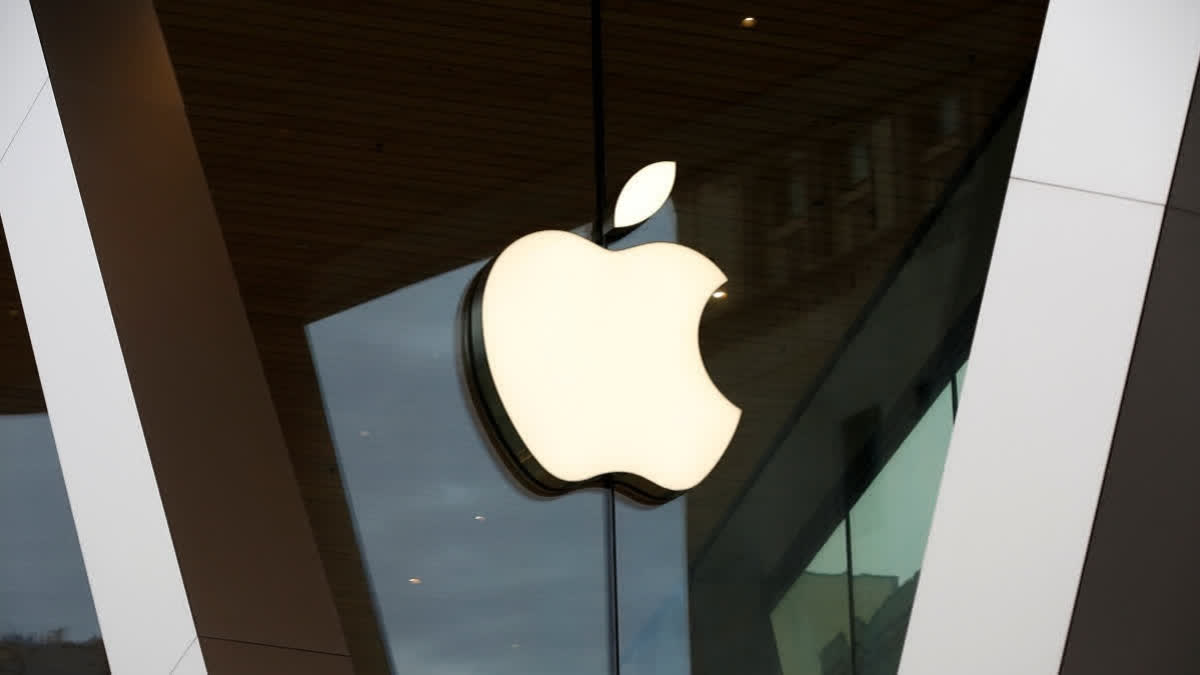 Trump tells to not build apple production in INDIA