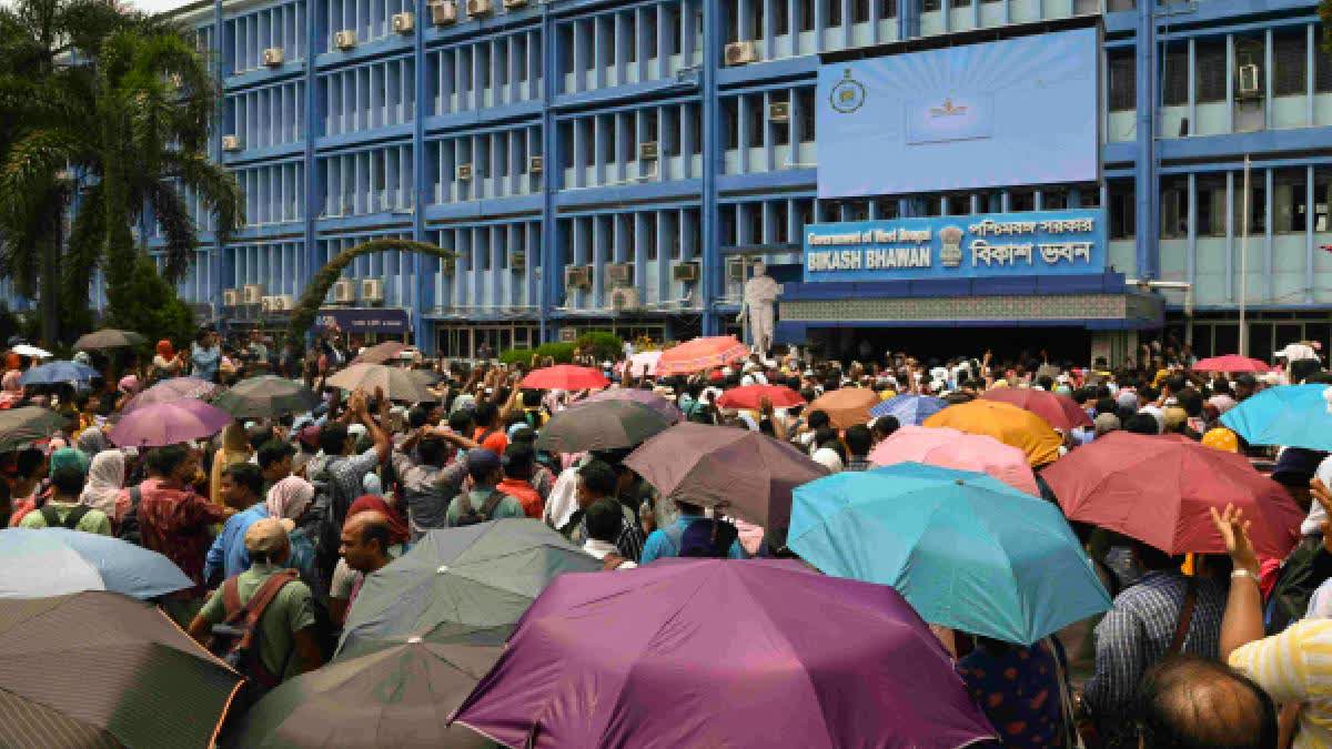 Jobless Teacher Protest, Scuffle With Police At Bikash Bhawan; TMC Leader Gheraoed