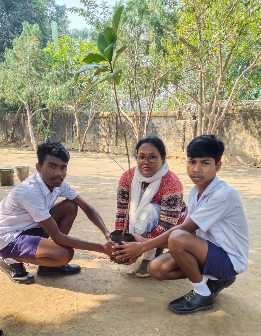 A Heart That Understands Birds, Snakes And Humans: Odisha's Snehashree Builds Nests, Rescues And Shelters Orphans