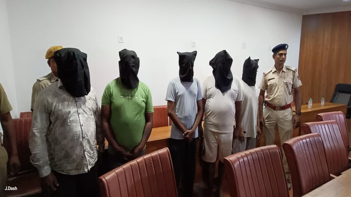 ILLEGAL ARMS SMUGGLING RACKET