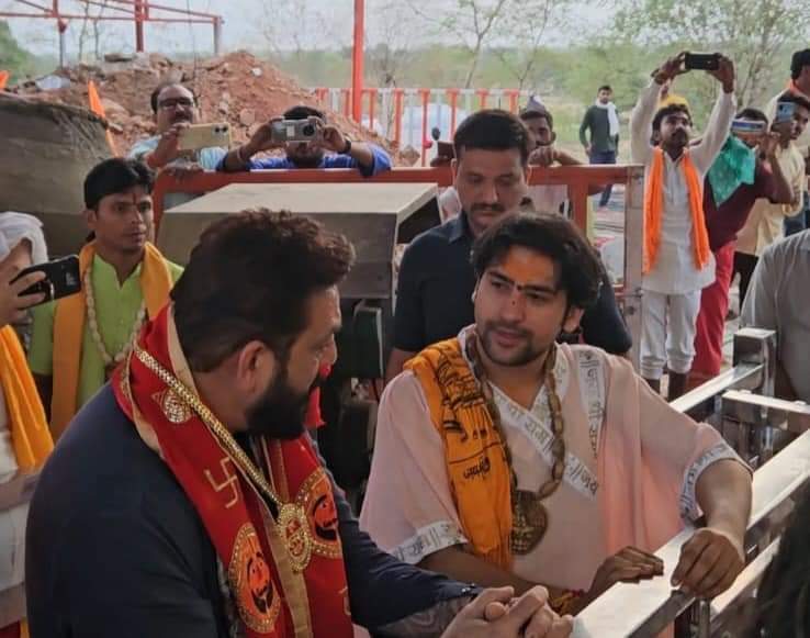 Actor Sanjay Dutt met Bageshwar Dham Pandit Dhirendra Krishna Shastri