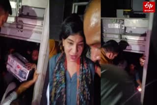 मेरठ स्पोर्ट्स सिटी की लिफ्ट फंसी.