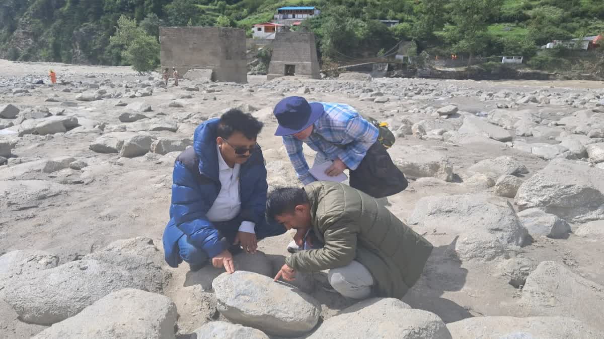 Geological Team in Dharali