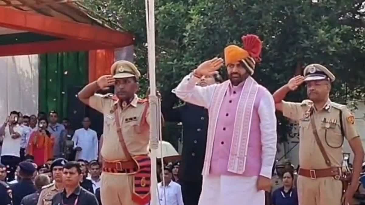 CM HOISTED THE TRICOLOUR IN HANSI