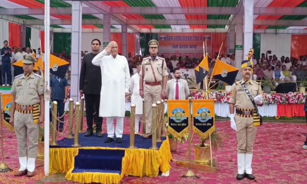 धर्मशाला में कृषि मंत्री ने फहराया तिरंगा
