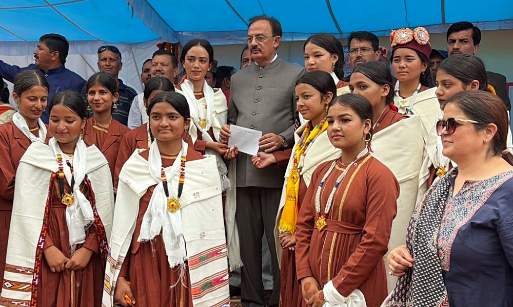 कुल्लू में आयोजित स्वतंत्रता दिवस समारोह में उद्योग मंत्री हर्षवर्धन चौहान