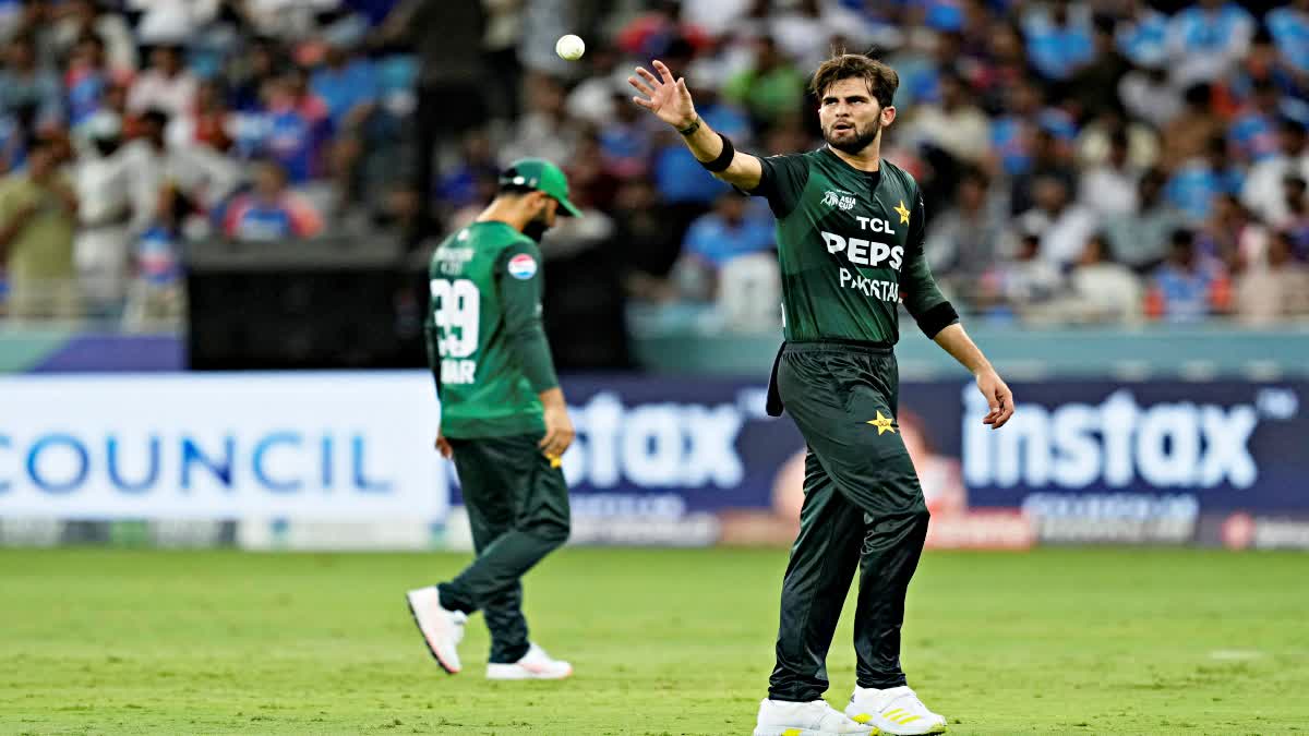 HANDSHAKE CONTROVERSY INDIA VS PAK