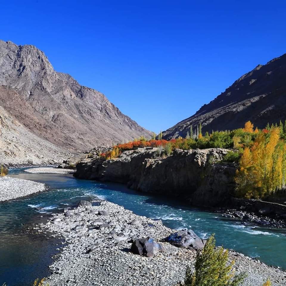 CHINESE ARMY SETS UP CAMPS