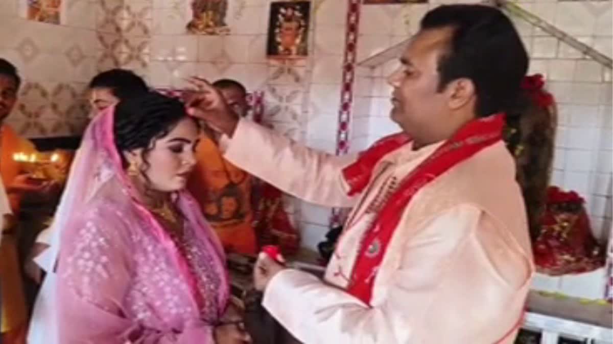 कौशांबी में मुस्लिम परिवार ने अपनाया हिंदू धर्म