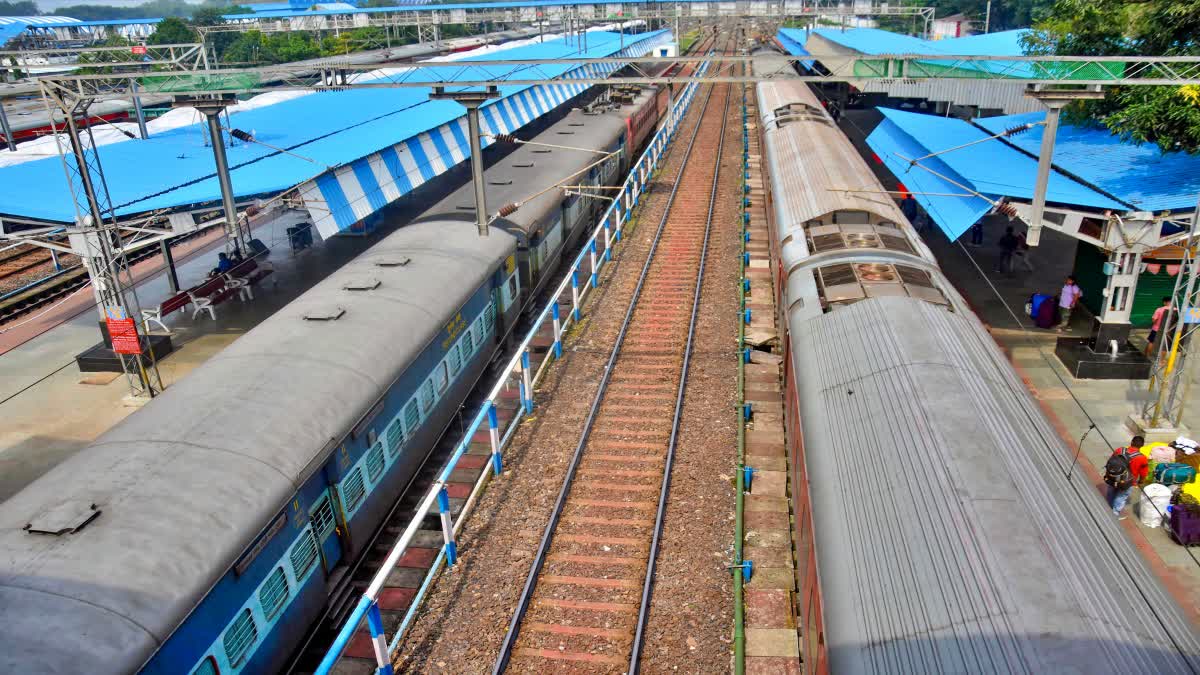 DEEPAVALI FESTIVAL  DHARWAD  SOUTH WESTERN RAILWAY  ವಿಶೇಷ ರೈಲು