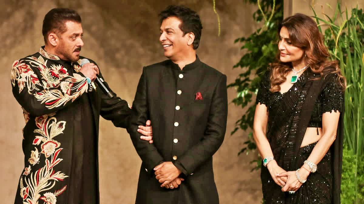 fashion designer Vikram Phadnis