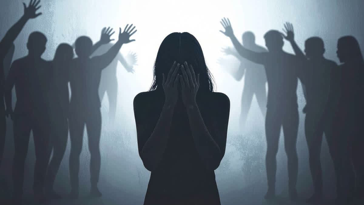 Durgapur Gangrape: Victim's Father Says Mamata Banerjee Like His Mother The father of the gang rape victim said he had sent his daughter to West Bengal hoping to see her become a doctor. But now he has decided to ensure his daughter leaves the state.