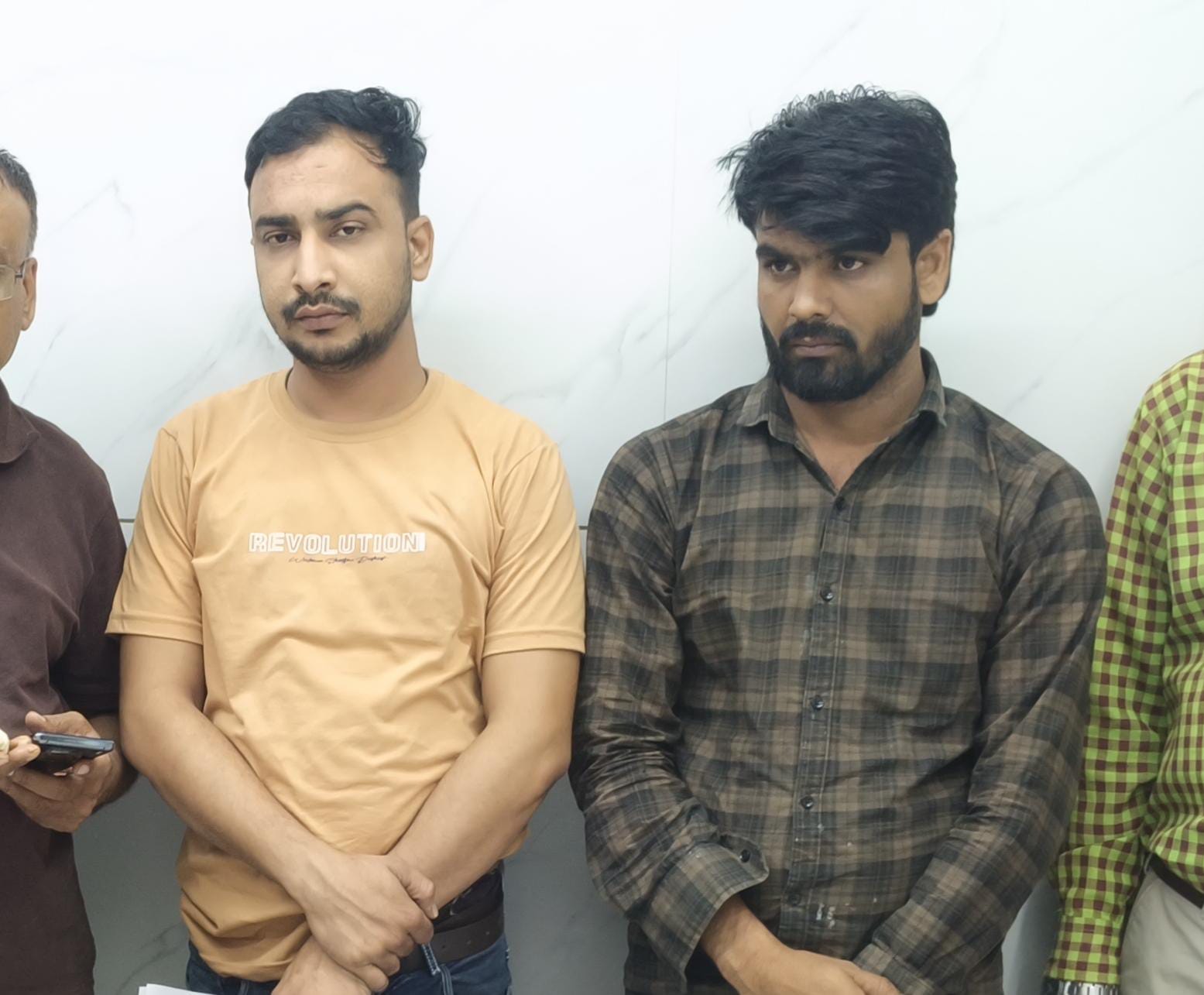 સુરત: MD ડ્રગ્સ સાથે રાજસ્થાનના બે શખ્સો ઝડપાયા; ₹2.87 લાખનો મુદ્દામાલ જપ્ત, હોટલમાં ક્રાઈમ બ્રાન્ચની રેડ