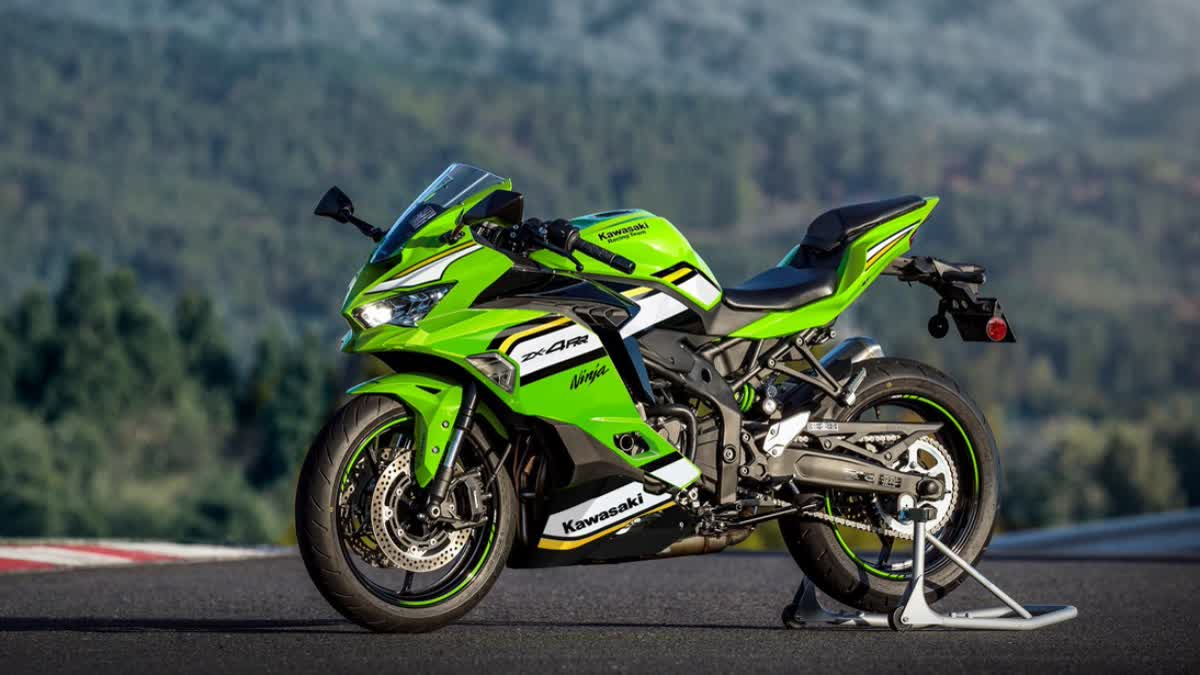 भारत में लॉन्च हुई 2025 Kawasaki Ninja ZX-4RR