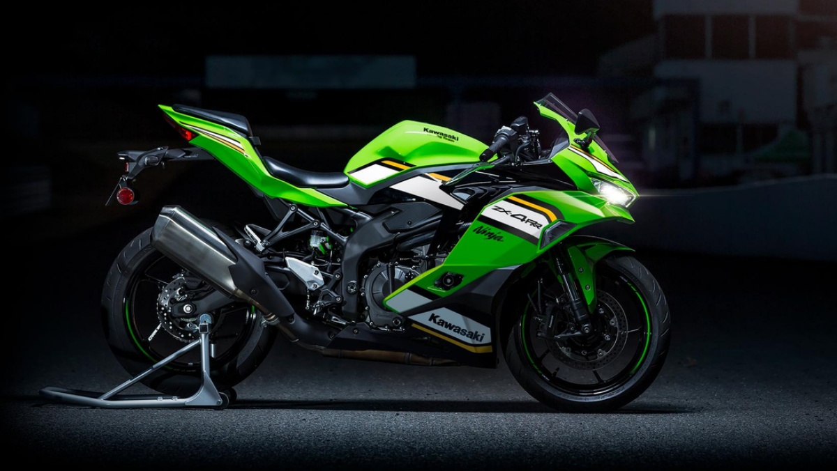 भारत में लॉन्च हुई 2025 Kawasaki Ninja ZX-4RR