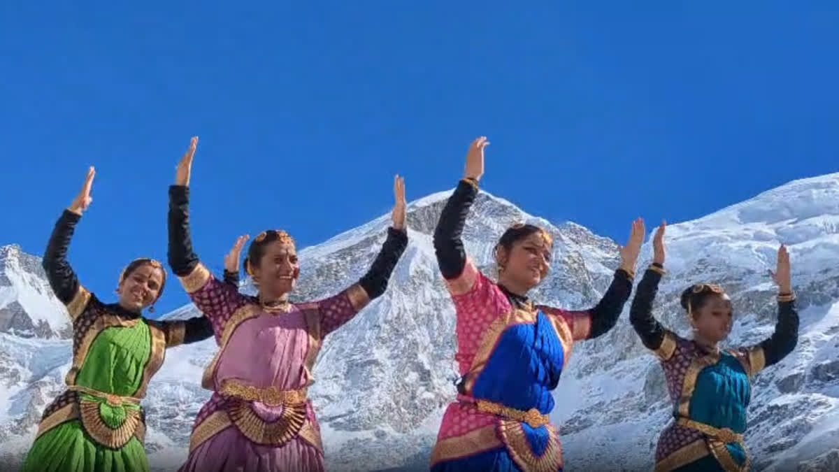 Kolhapur Dancers Perform Bharatanatyam At Everest Base Camp Everest Base Camp
