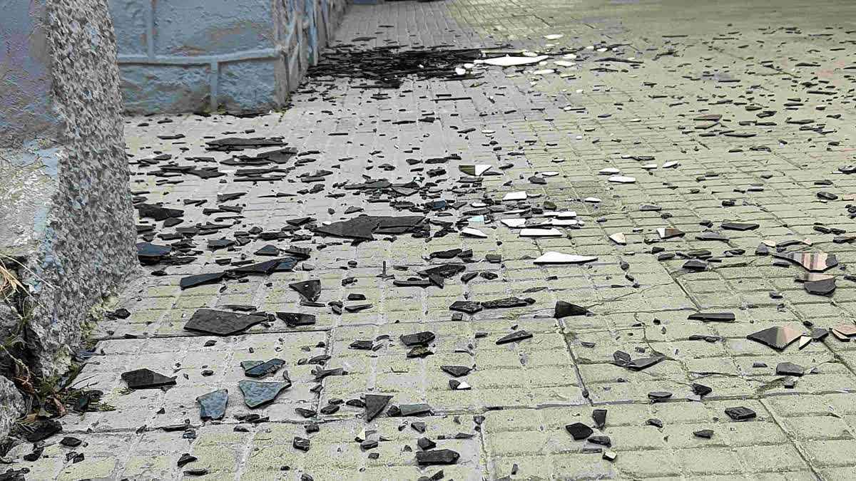 श्रीनगर पुलिस स्टेशन में विस्फोटः उमर अब्दुल्ला और महबूबा मुफ्ती ने घटना पर दुख व्यक्त किया Kashmir Police Station Blast