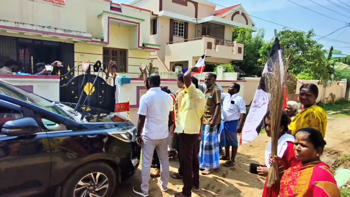நாதக நிர்வாகி சாட்டை துரைமுருகன் வீட்டை முற்றுகையிட்ட அமமுகவினர்