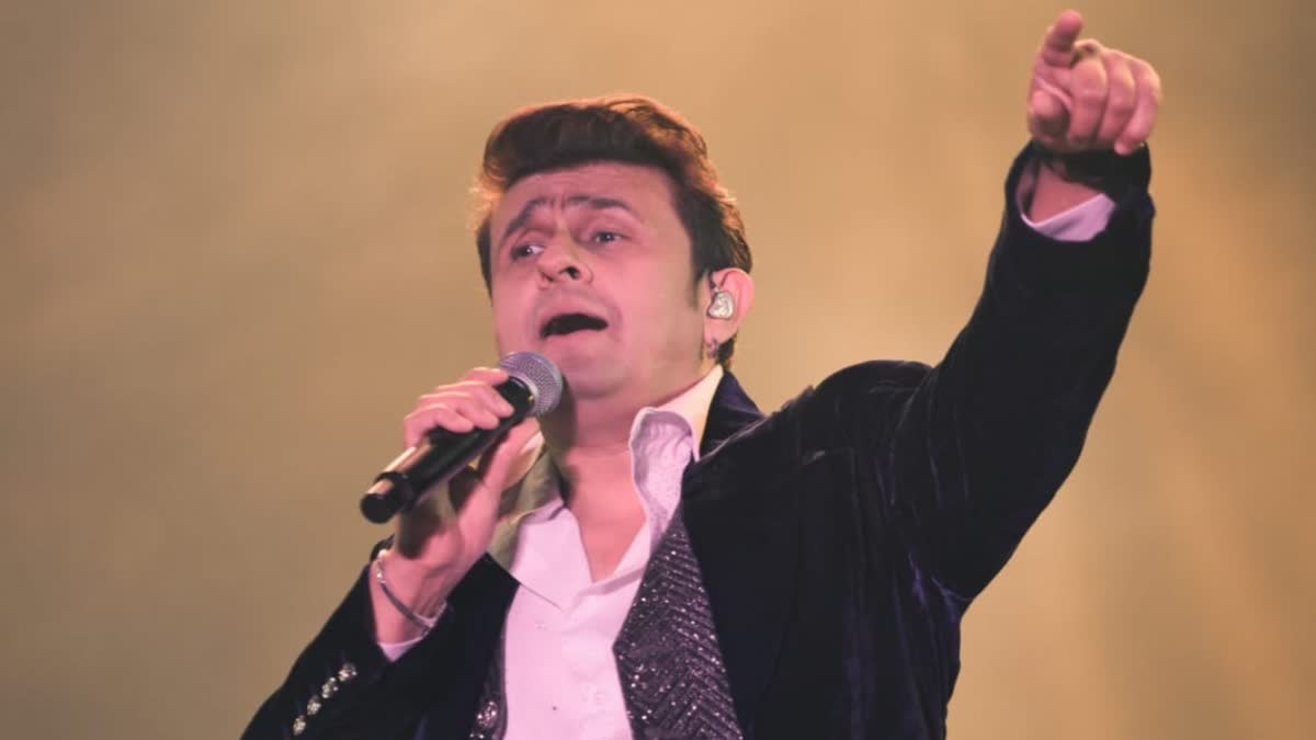 sonu nigam deewana tera tour singer pays heartfelt tribute to zubeen garg by singing mayabini ratir bukut