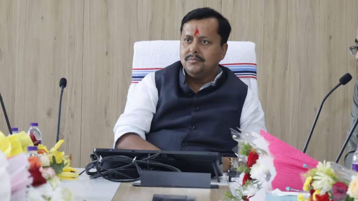 பீகார் மாநில அமைச்சராக நிதின் நபின்