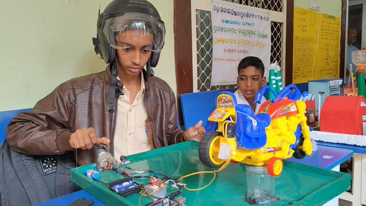 Kumar Amit still remembers the day when he lost his father in a fatal road accident. Back in 2023, Amit's father was on his way to a hospital on a two-wheeler for regular check-up but fate had something else in store as he died in a road mishap.