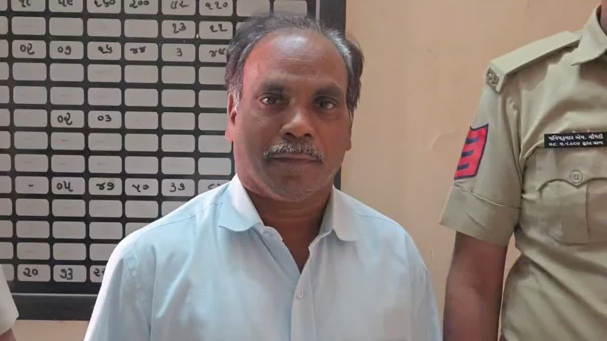 શિક્ષણના નામે ધર્માતરણનું ‘બ્લડ મની’ કૌભાંડ: સરકારી પ્રિન્સિપાલ જ માસ્ટરમાઇન્ડ