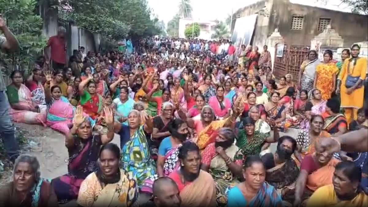 போராட்டம் நடத்திய பொதுமக்கள்