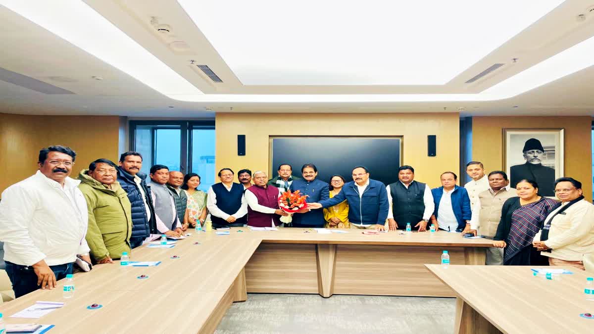 झारखंड कांग्रेस नेताओं के साथ केसी वेणुगोपाल ने दिल्ली में की बैठक, जनता के प्रति  संजीदा रहने के दिये निर्देश