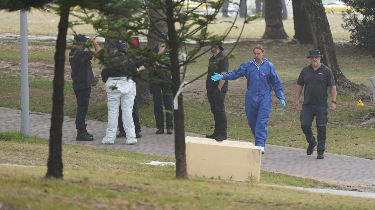 SYDNEY BONDI BEACH SHOOTING