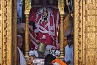 આજથી ધનુર્માસનો પ્રારંભ, ડાકોરમાં રાજાધિરાજ એક માસ સુધી ખીચડીનો ભોગ આરોગશે