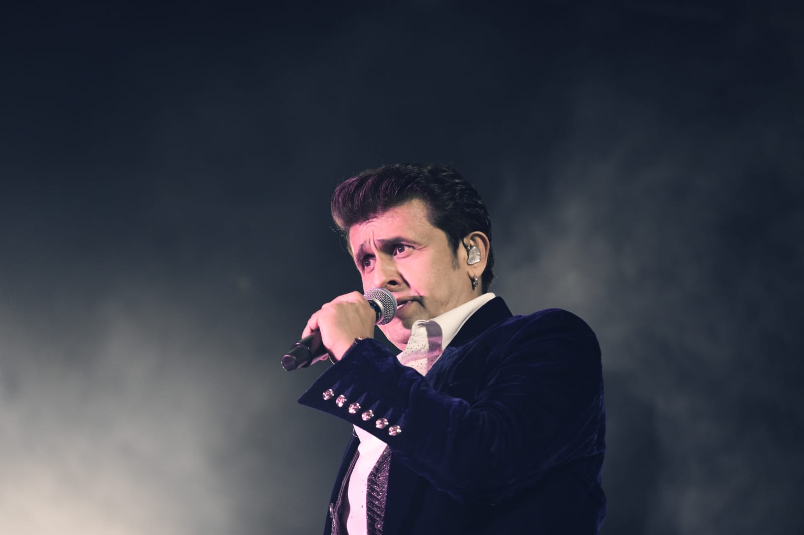 sonu nigam