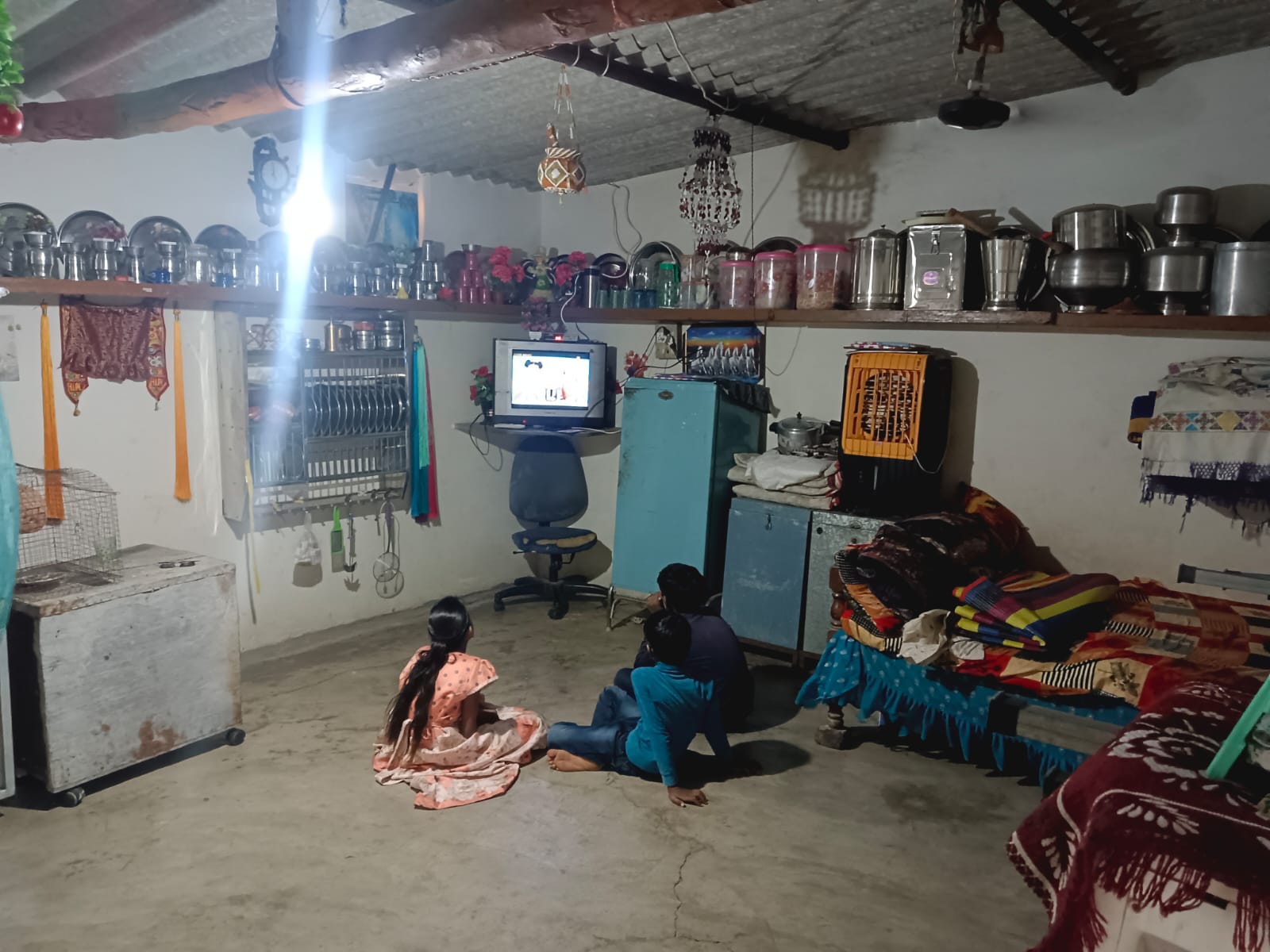 આઝાદી બાદ પહેલીવાર અમરેલી જિલ્લાના સુડાવડ ગામે પહોંચી વીજળી, ગામવાસીઓમાં જોવા મળી હરખની લાગણી