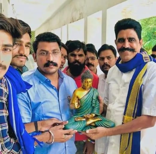 RATLAM POLICE SEIZE LIVE PEACOCKS