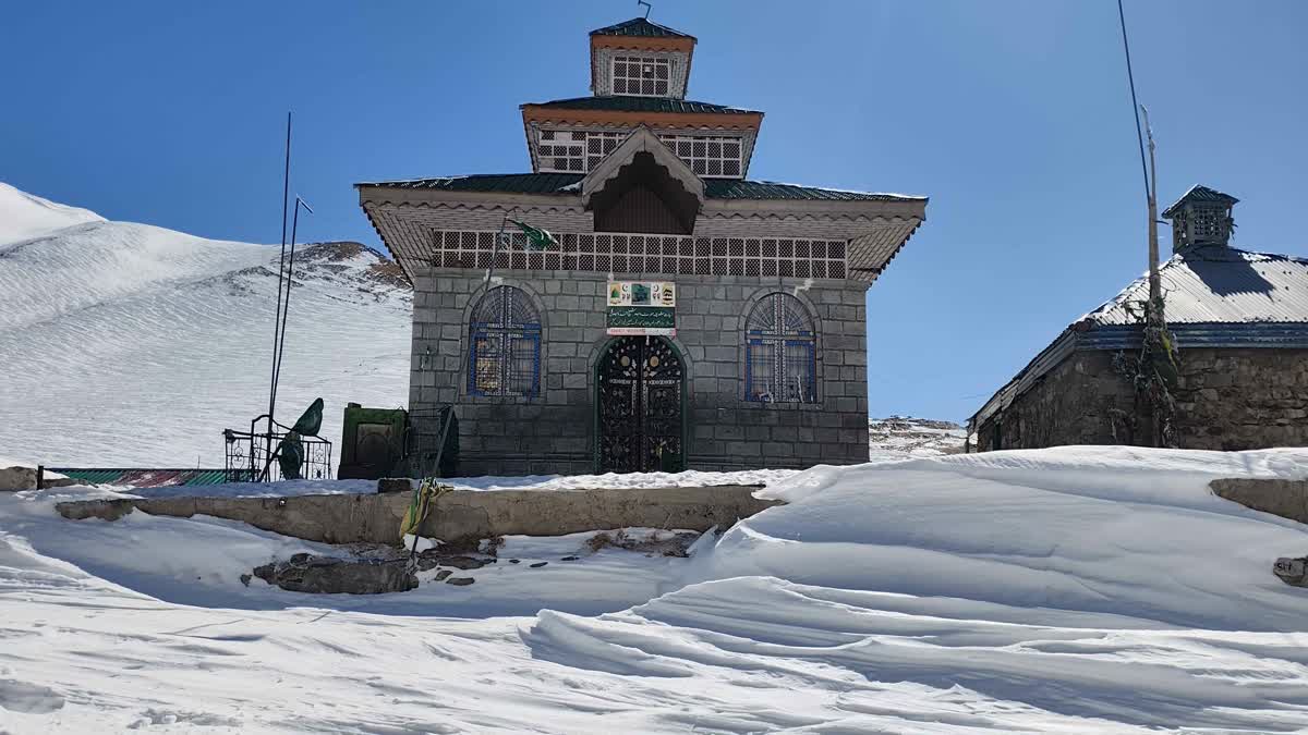 In Photos some beautiful Pictures taken On Mughal road Shopian Urdu News