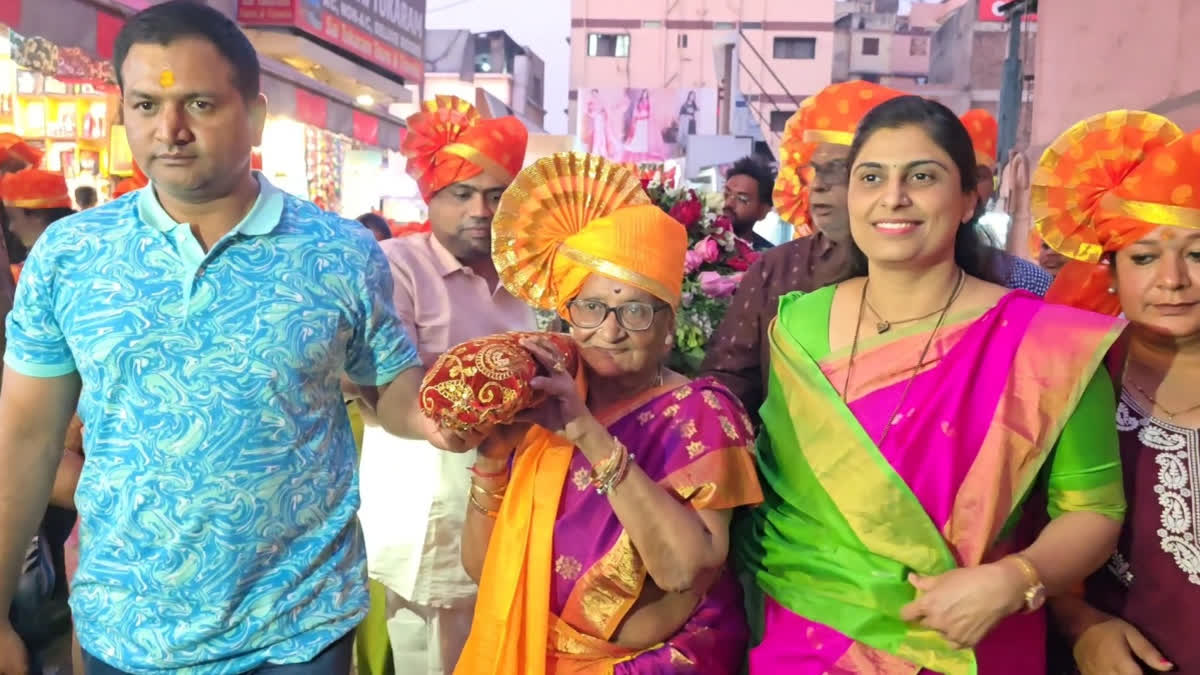 70-Year-Old Devotee From Chennai Fulfils Dream Of Taking Out Sai Baba’s Grand Palanquin