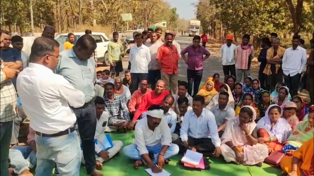 villagers Protest after death