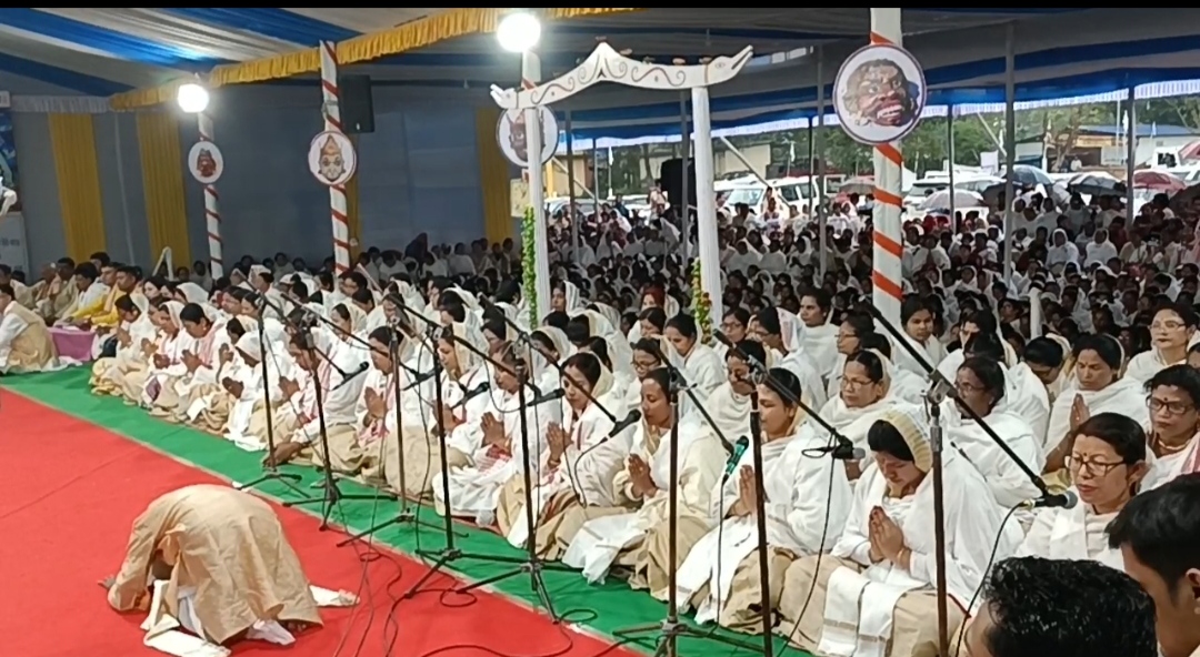 Ten thousand women perform Dihanaam