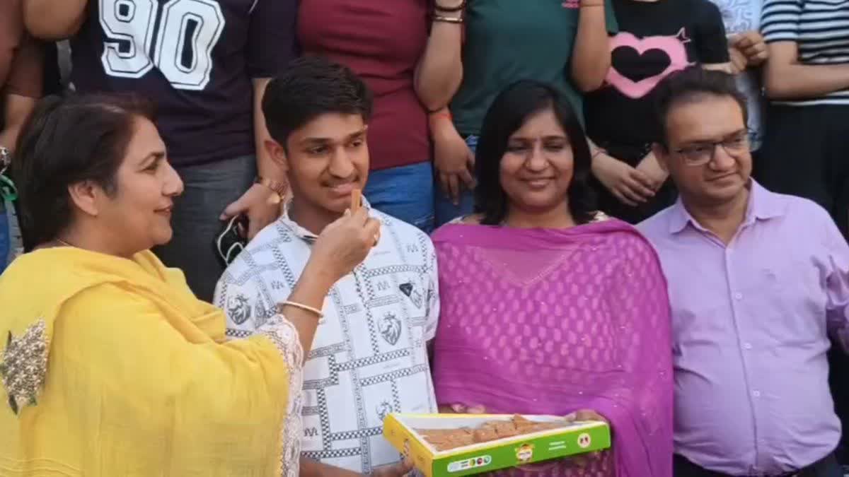 CBSE Results 2026: Odisha Girl Teenaa, Amritsar Boy Mudit Score Perfect 500/500 Marks In Class 10 Exams