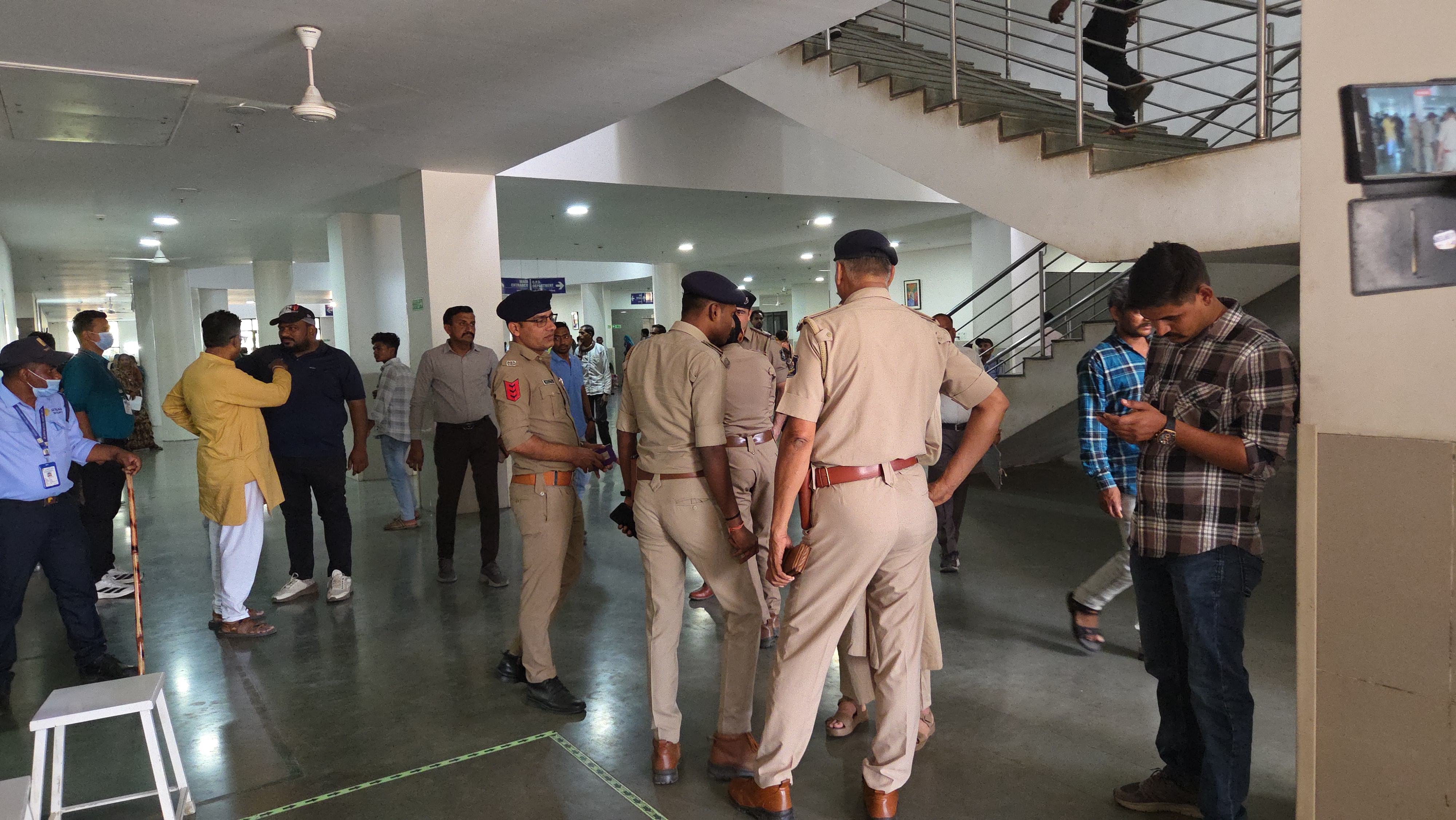 દાહોદ: પોલીસ કોન્સ્ટેબલની પત્નીએ બે પુત્રોને મોતને ઘાટ ઉતારી પોતે પણ જીવન ટૂંકાવાનો પ્રયાસ કર્યો
