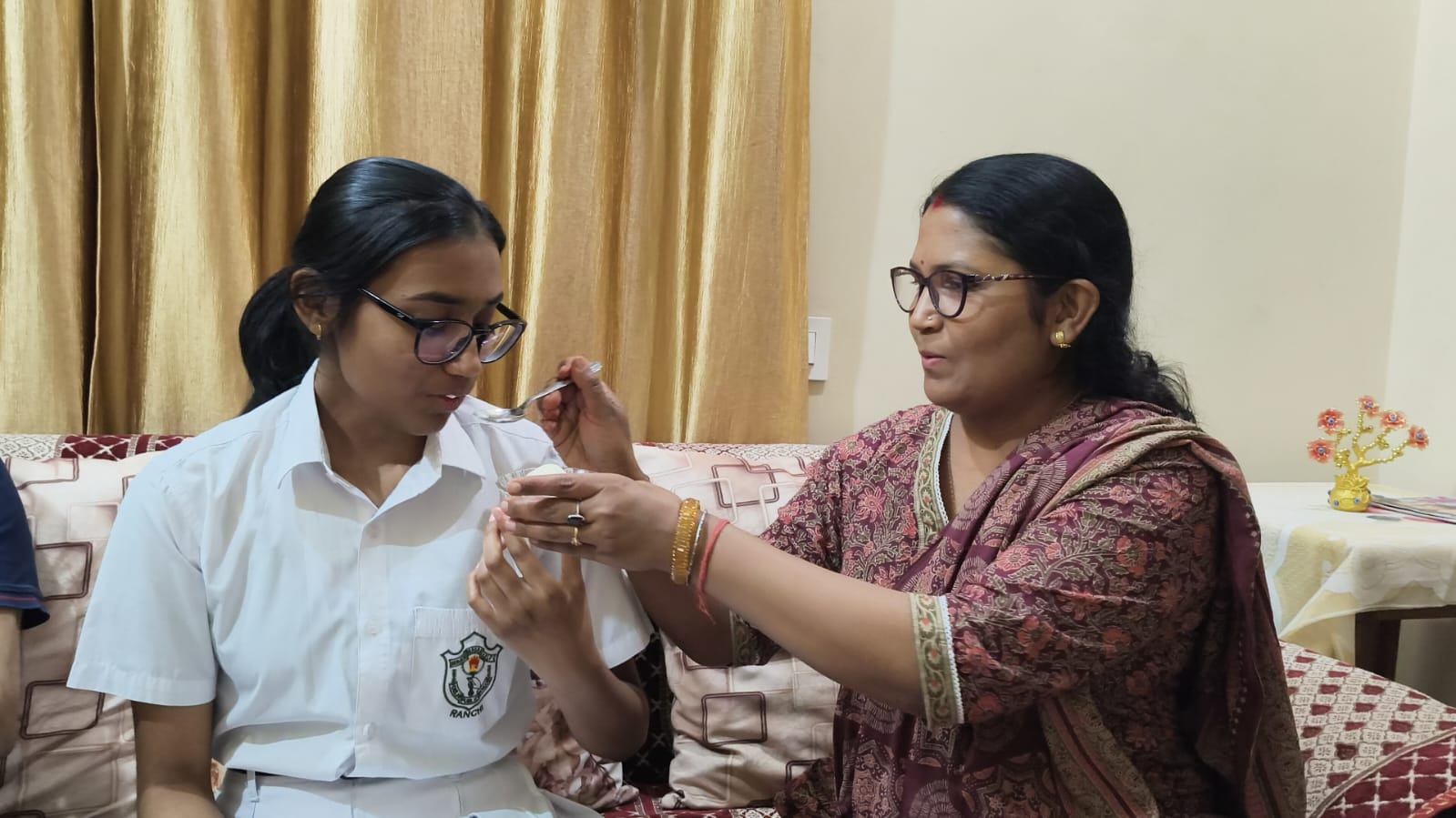 CBSE Board Result: 99.6% के साथ प्रण्या प्रिया बनीं स्टेट टॉपर, रिम्स  चिकित्सक की बेटी ने रचा इतिहास