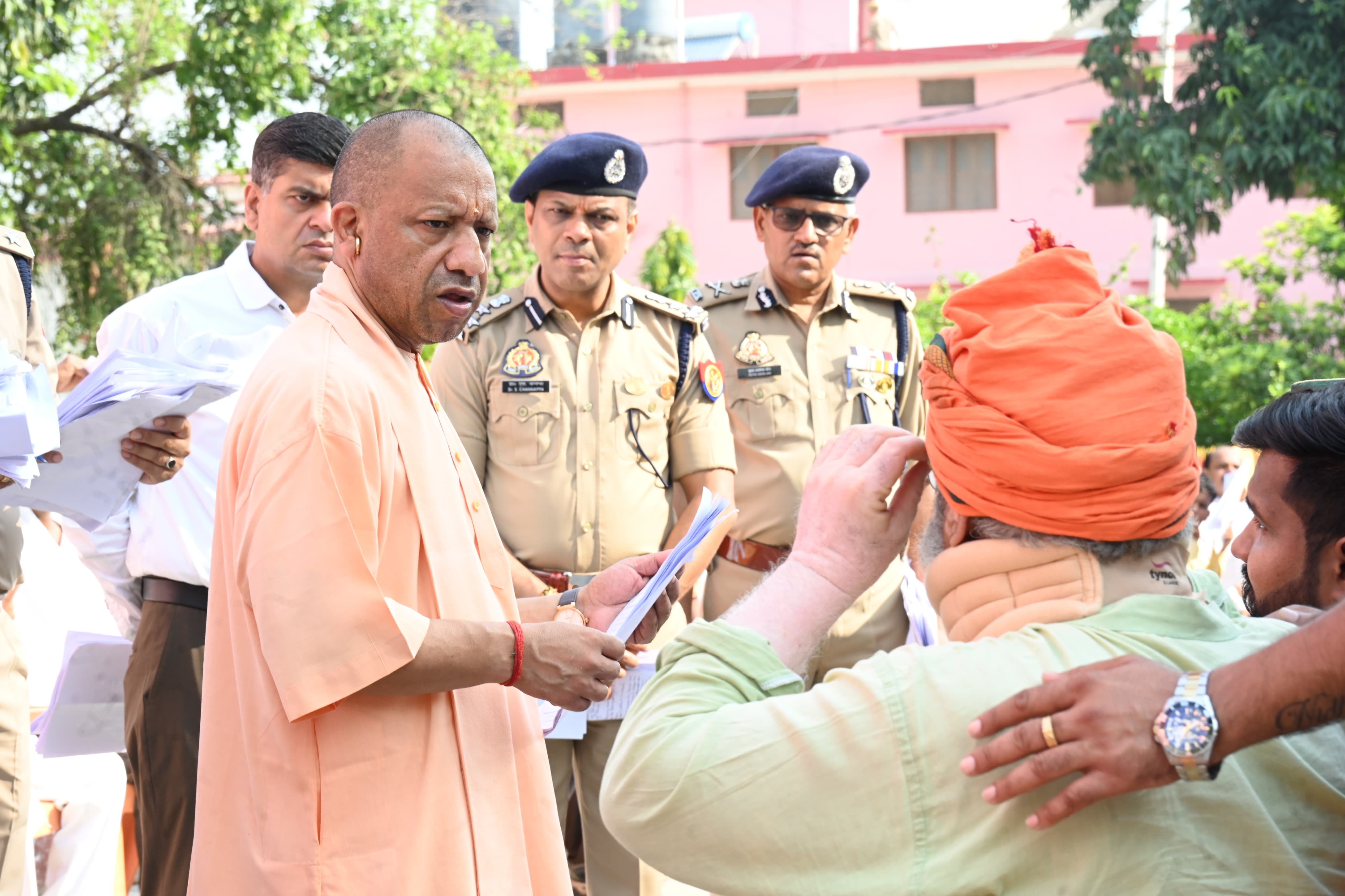 गोरखपुर सीएम का जनता दर्शन