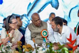 सोनिया गांधी, खड़गे और राहुल गांधी, फाइल फोटो