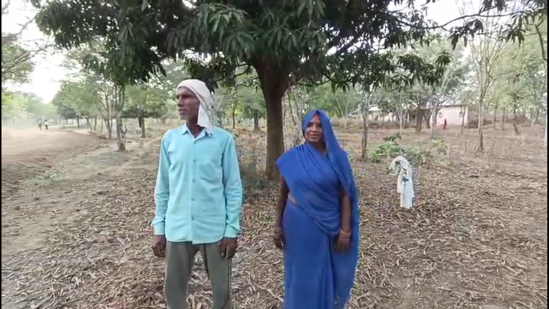 Parents of ten thousand childrens Deenanath and his wife