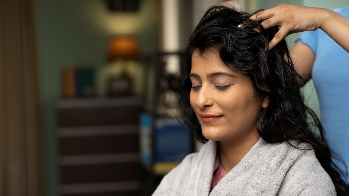 Benefits of Putting Oil on Hair for Overnight