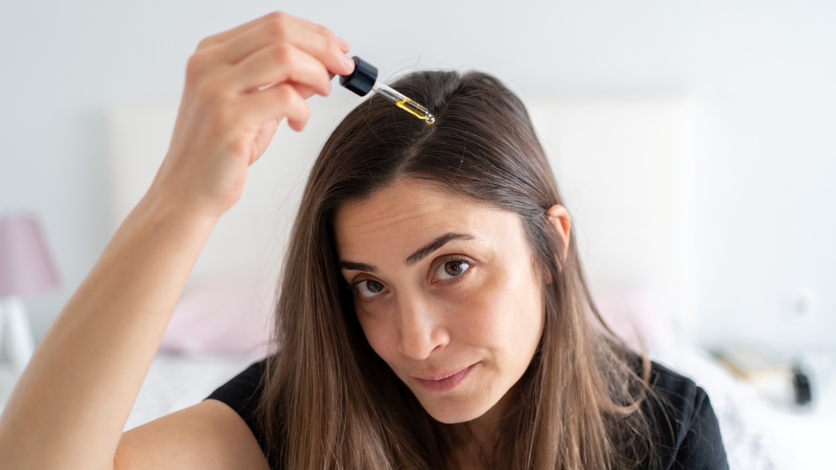 Benefits of Putting Oil on Hair for Overnight