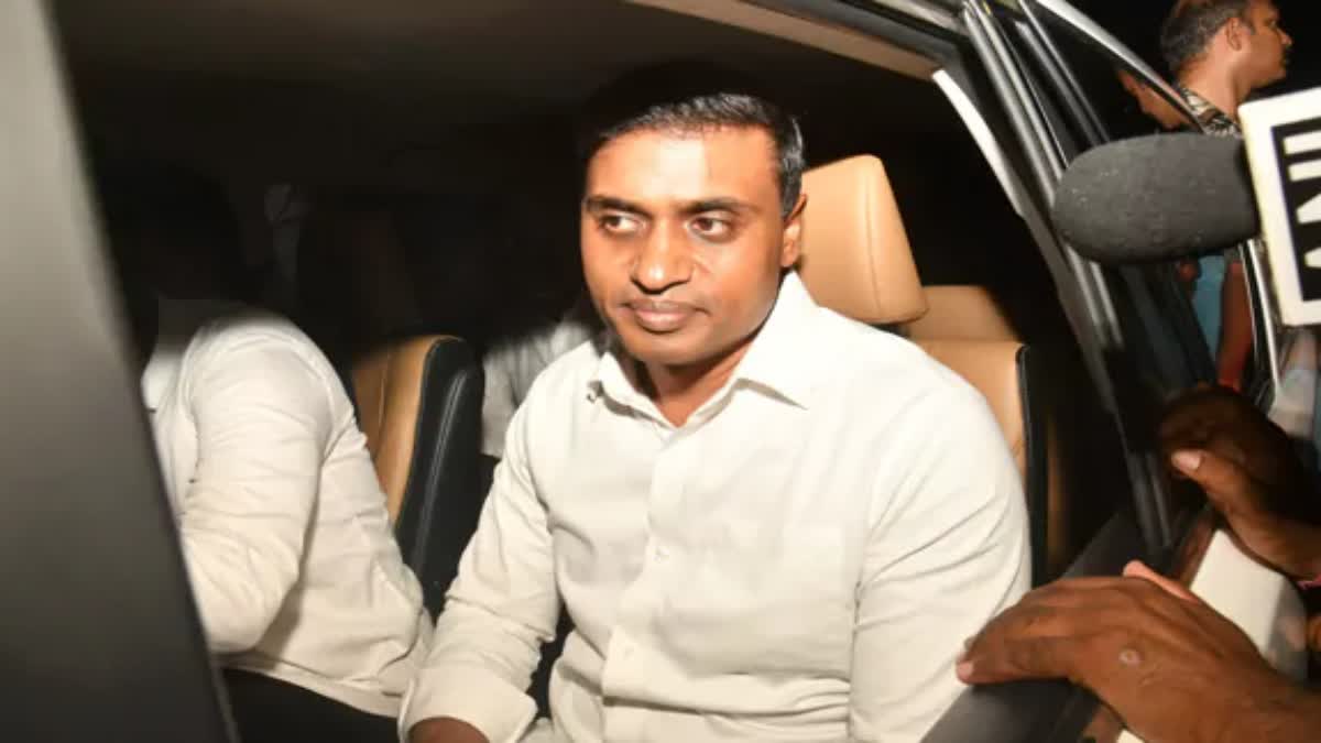 మిథున్‌రెడ్డిపై లుక్‌ అవుట్‌ సర్క్యులర్‌ - అజ్ఞాతంలోకి వెళ్లిపోయిన ఎంపీ