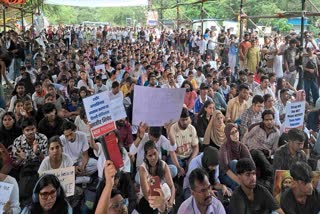 Mumbai unit of CJP holds protest in support of Jantar Mantar agitation