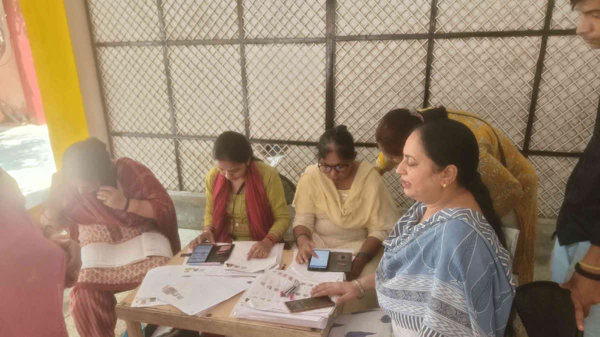 The South East District has emerged as the leader in the digitisation of SIR forms.