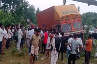 heavy-vehicles-banned-after-road-accident-in-latehar